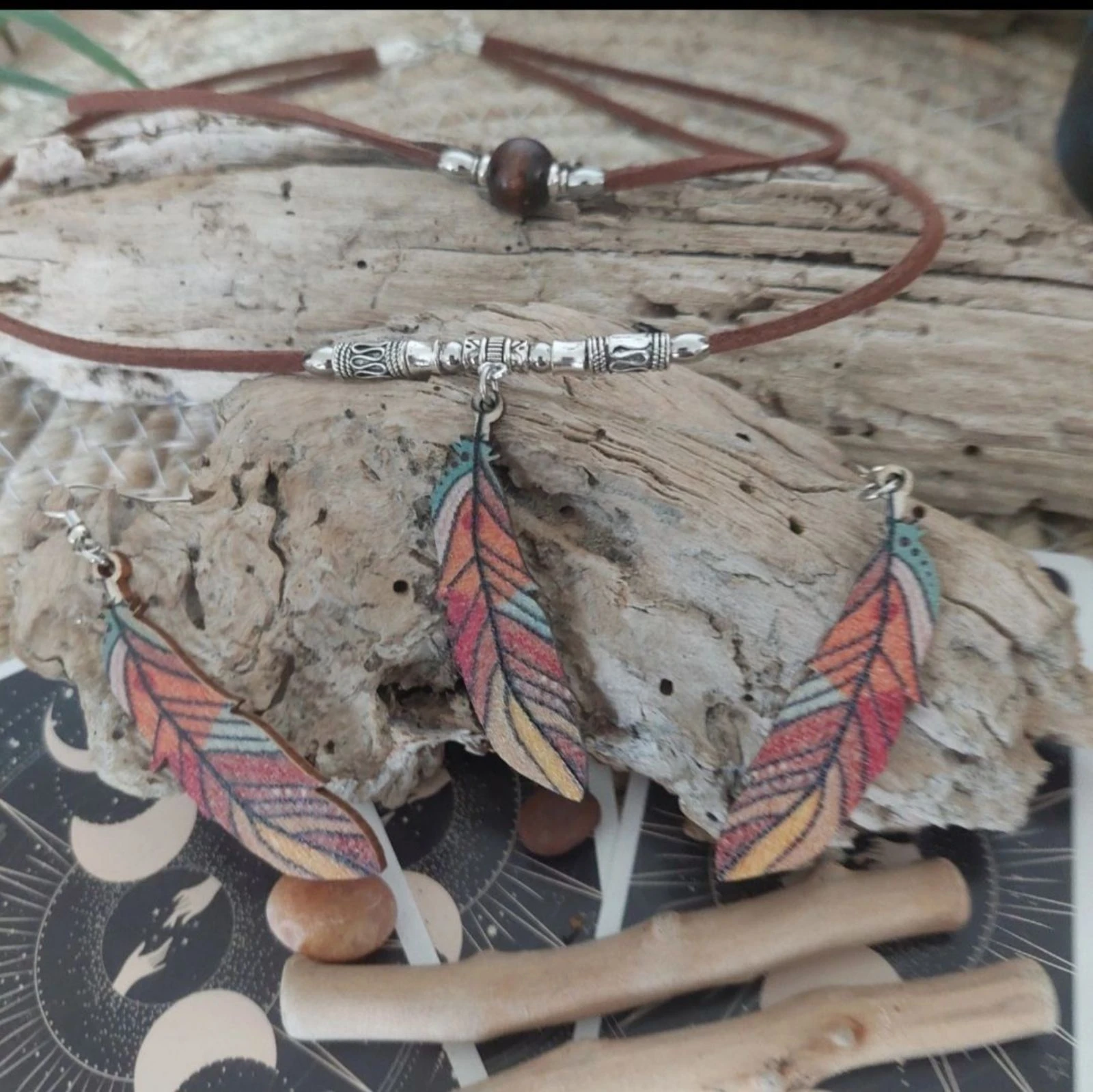 Parure bohème doublerangs,  plume bois multicolore,  chocolat 